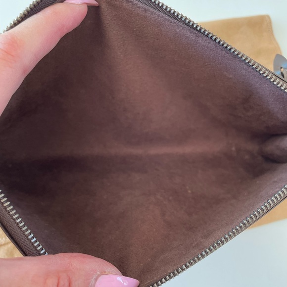 Auth VTG LOUIS VUITTON Brown Epi Leather Pochette - Picture 6 of 9